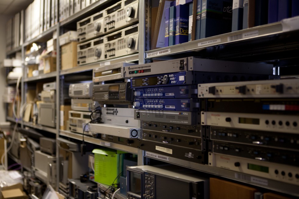 VHS, Betamax, Digibeta, U-matic etc.