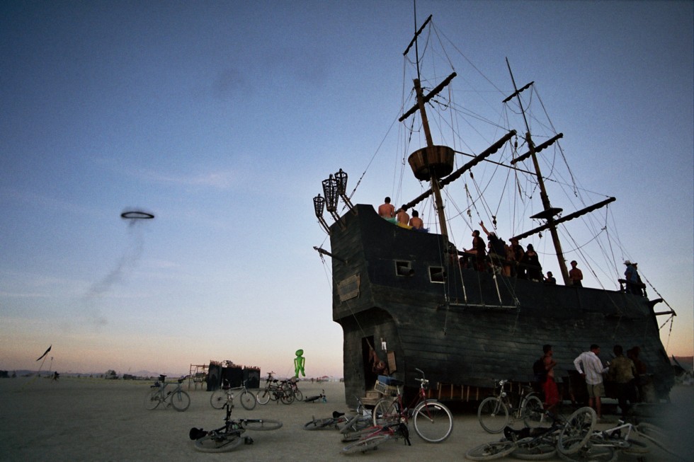 desert cruser art car burning man 2005 by Kevin Meredith