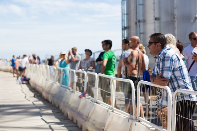 Watching graffiti painting at the Brighton i360